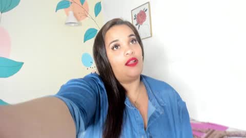 Snapshot of alondra_zaens chatting on January 9, 8:44 pm Alondra online show from January 9, 8:44 pm