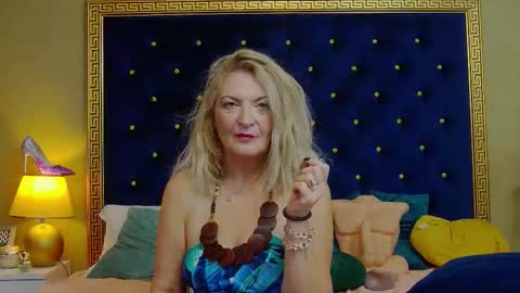 Alura Jenson online show from September 25, 7:45 pm