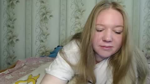 alya764770 online show from May 8, 2:37 am