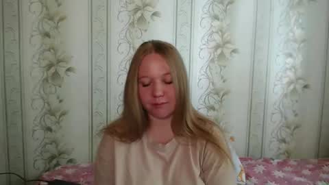 alya764770 online show from May 15, 10:56 pm