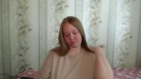 alya764770 online show from May 15, 10:45 pm