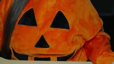 Alyss Skye online show from October 5, 1:43 am