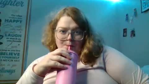 Snapshot of alyssa6960545 chatting on October 19, 2:24 am Lily online show from October 19, 2:24 am