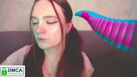 Alyssa online show from December 19, 8:50 am