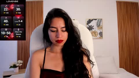 alyssabeauty_ online show from May 5, 9:18 pm