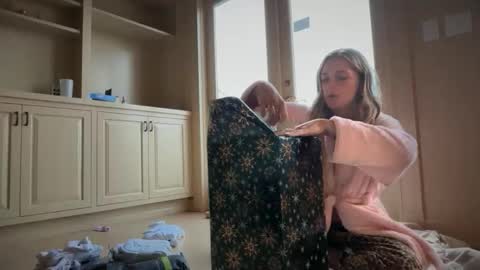 alyssastonee online show from December 15, 6:24 pm