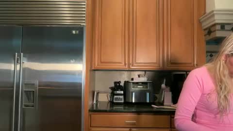 alyssastonee online show from January 12, 11:10 pm