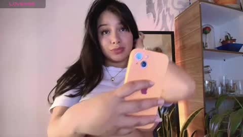 alyssia wolds online show from December 17, 1:00 am