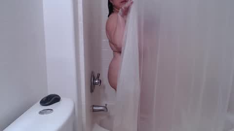 Alyssiaamorexo online show from January 13, 8:58 pm