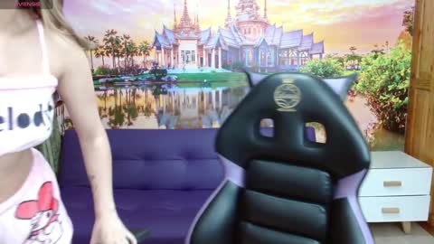 Alyy online show from February 4, 2:10 pm
