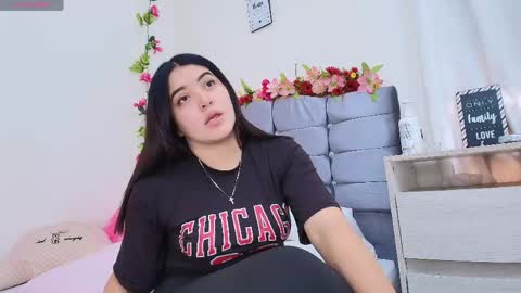 Isabella online show from May 18, 7:20 pm