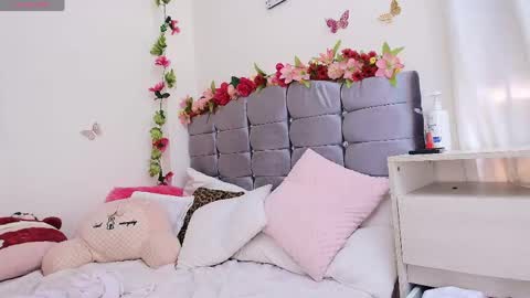 Isabella online show from May 14, 6:03 pm
