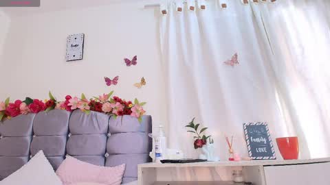 Isabella online show from May 11, 4:04 pm