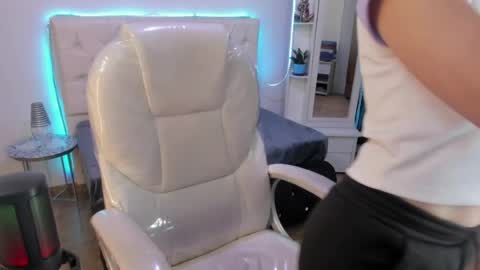 B I A N C A online show from May 9, 9:28 pm