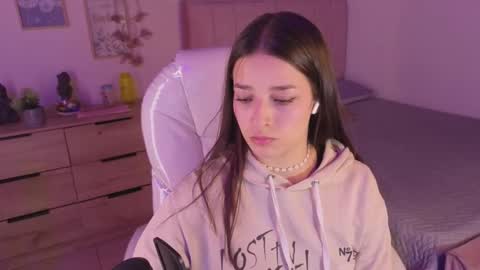 B I A N C A online show from November 19, 3:17 am