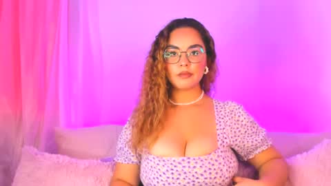 Snapshot of amalia_bennet chatting on March 6, 6:48 pm amalia bennet online show from March 6, 6:48 pm