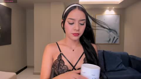 Amalia cruss online show from May 4, 9:40 pm