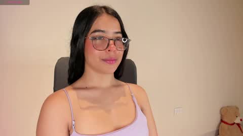 Amalia    real MIA  online show from May 8, 12:25 am