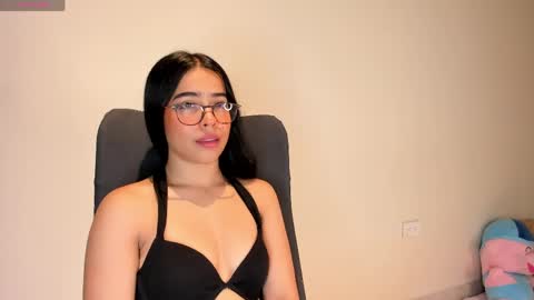 Amalia    real MIA  online show from May 22, 4:21 am