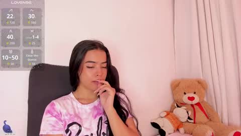 Snapshot of amaliaandrade chatting on October 2, 3:44 am Amalia real MIA online show from October 2, 3:44 am
