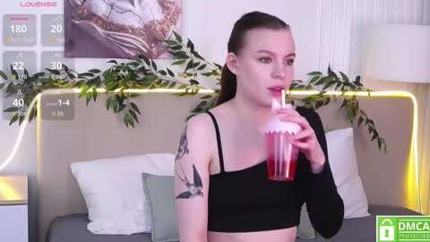 Amalia online show from November 14, 2:06 pm