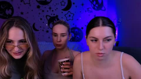 Amalia online show from May 19, 1:56 am