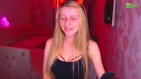 Amalia online show from October 31, 3:05 pm