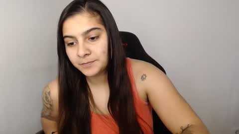 Snapshot of amanda5star chatting on January 18, 9:56 am The queen of the biceps online show from January 18, 9:56 am