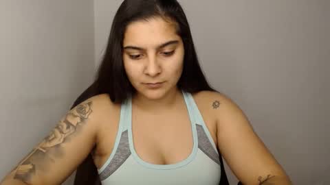 Snapshot of amanda5star chatting on January 6, 8:07 pm The queen of the biceps online show from January 6, 8:07 pm