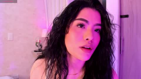 Luisa online show from December 18, 1:59 am