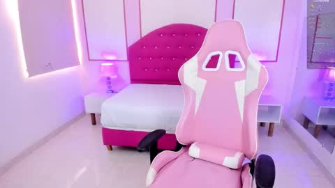 Amanda Noir online show from October 1, 12:21 pm