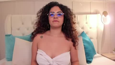 Amanda Rios online show from May 7, 11:30 pm