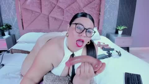 Amanda cruz online show from May 13, 1:33 am