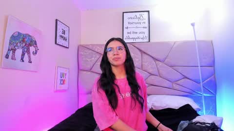 amara velle  online show from April 6, 1:01 pm