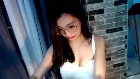 BELLA online show from May 13, 10:59 pm