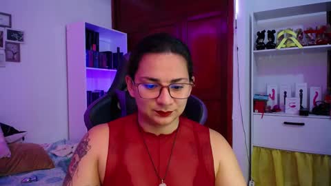 Snapshot of amarantha666 chatting on December 9, 10:30 pm Susan online show from December 9, 10:30 pm