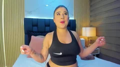 Amara Texas online show from April 1, 2:01 am