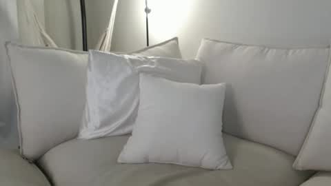 amaya_floress online show from October 9, 4:16 am