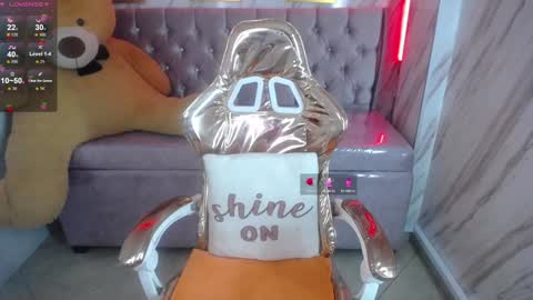 Snapshot of ambar72_b chatting on December 20, 1:00 pm LIVE 0730AM-0200PM online show from December 20, 1:00 pm