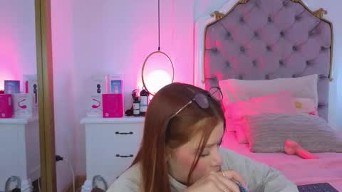 Sara online show from February 11, 4:30 pm