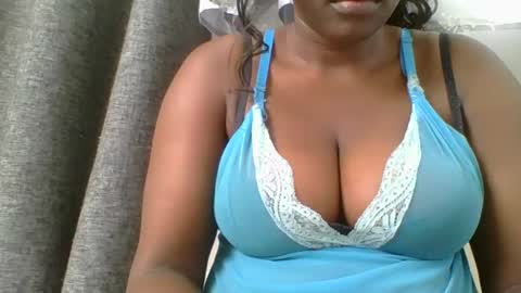 Mia online show from December 18, 6:53 am