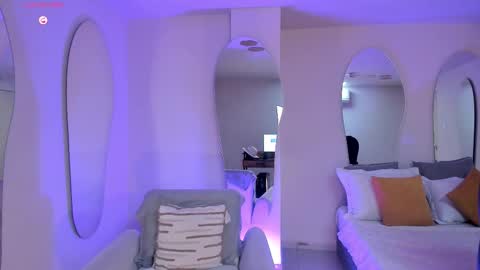 Ambar  online show from December 22, 2:20 pm