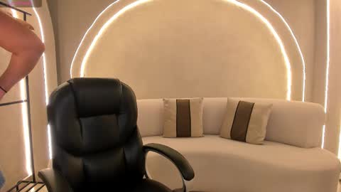 Ambar  online show from November 6, 12:33 pm