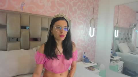 AMBAR WOODS online show from September 25, 8:28 pm