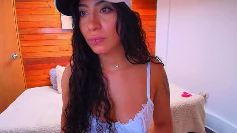 amber_curly online show from September 24, 8:30 pm