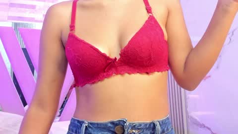 Amber online show from April 1, 6:49 pm