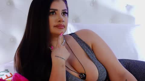 Amberseyes online show from June 12, 1:08 pm