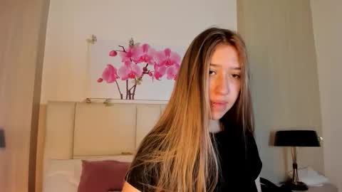 Amber online show from April 10, 12:00 pm