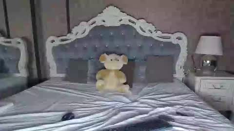 Ella online show from October 4, 6:52 am