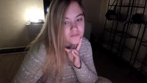 ambrosia__ online show from September 28, 11:43 pm